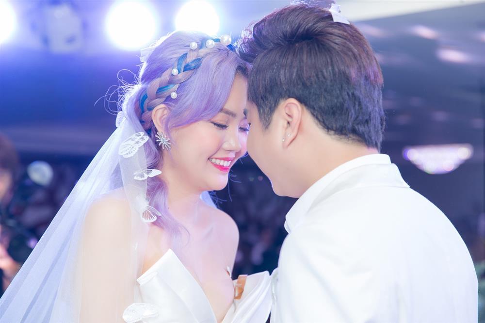 Hoa hậu, á hậu bị chê mặc lố tại đám cưới ca sĩ Bằng Cường-8