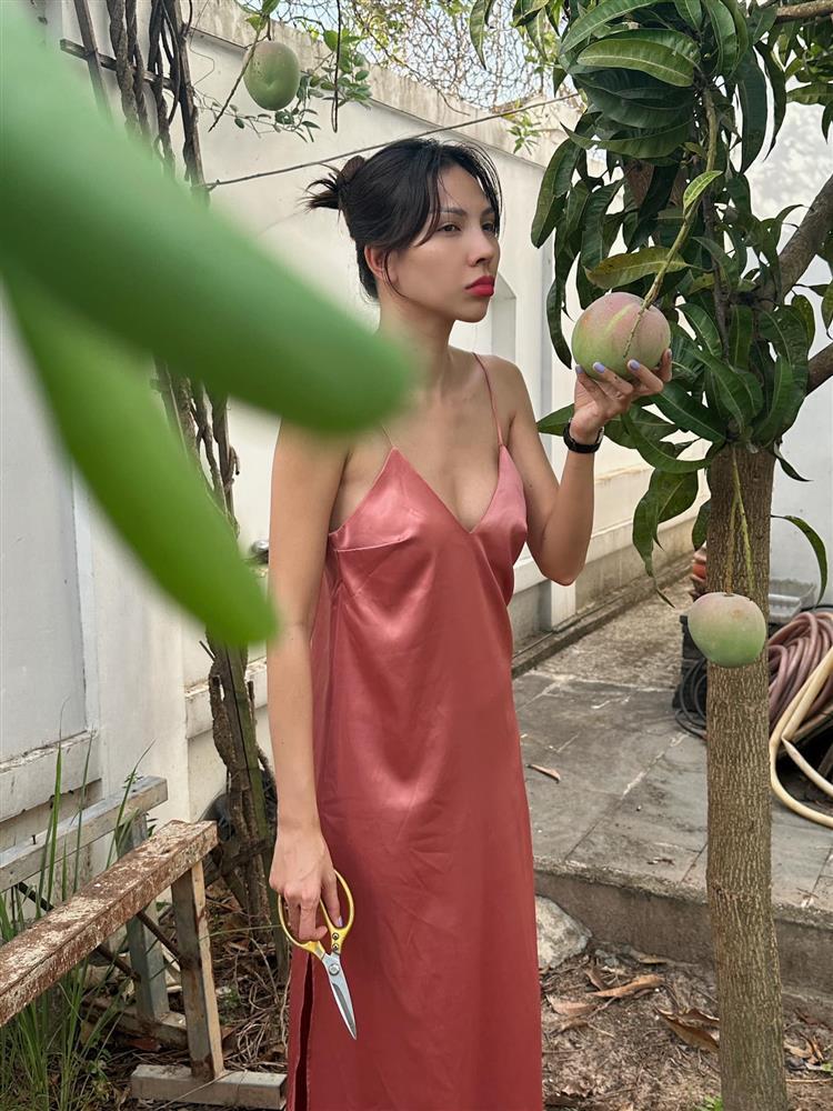 Kỳ Duyên về quê Minh Triệu, xuất hiện cùng bố siêu mẫu-1