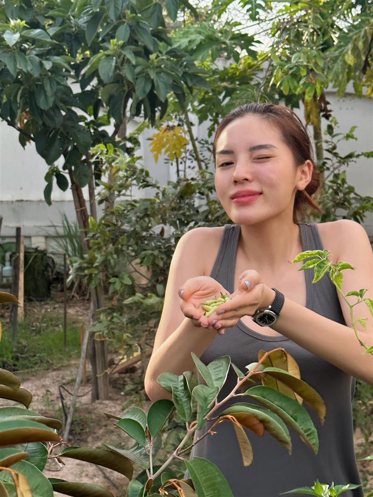 Kỳ Duyên về quê Minh Triệu, xuất hiện cùng bố siêu mẫu-6