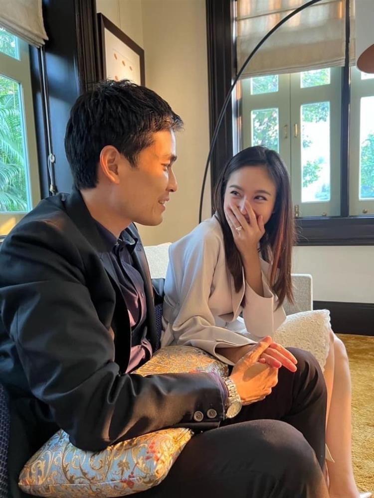 Chuyện tình hoa hậu chuyển giới Nong Poy với bạn trai doanh nhân-2