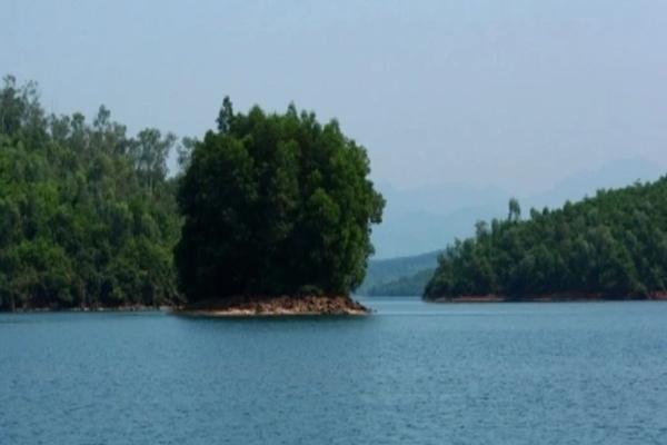 Lật thuyền 12 người rơi xuống sông Đồng Nai, 1 phụ nữ tử vong-2