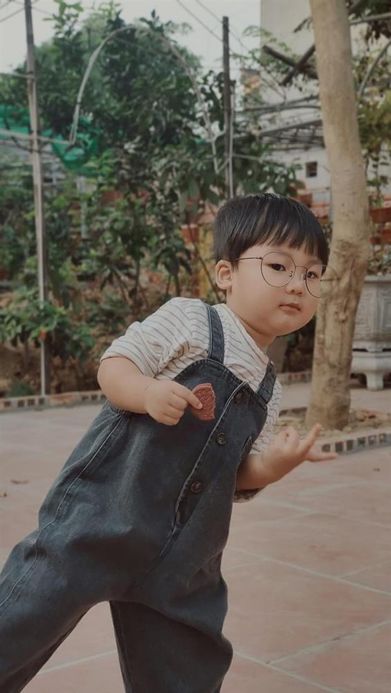 Phối đồ con khéo như Hòa Minzy, có gu chỉ với vài món đơn giản-5