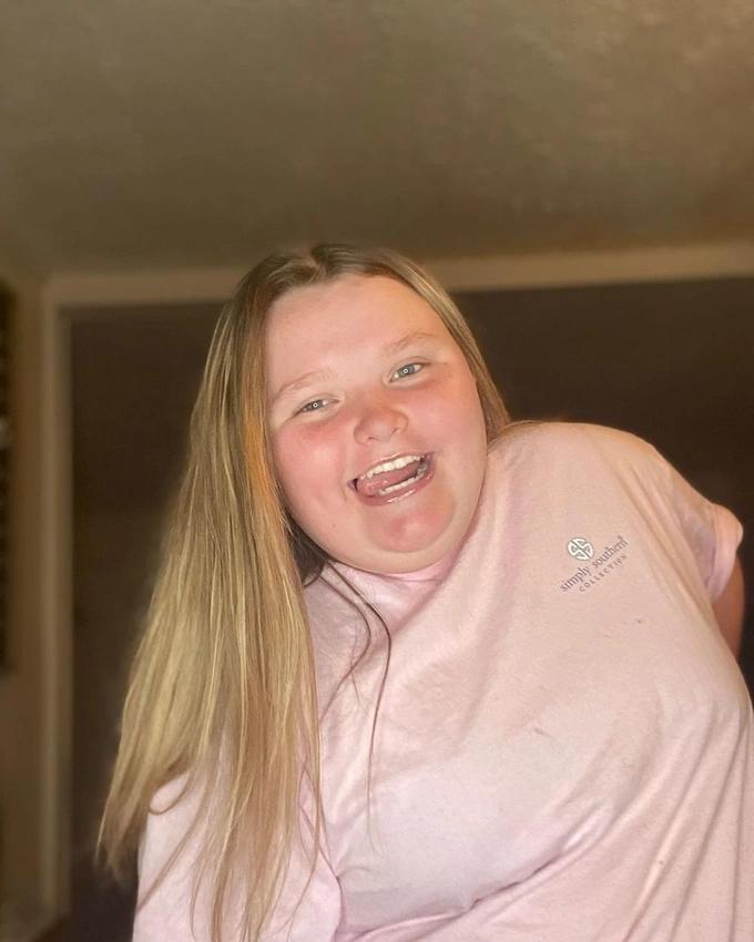 Sóng gió cuộc đời của hoa hậu nhí đẹp nhất thế giới-5