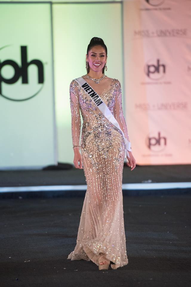 Đầm dạ hội Miss Universe: Đẹp nhất HHen Niê, xấu nhất bộ nào?-8