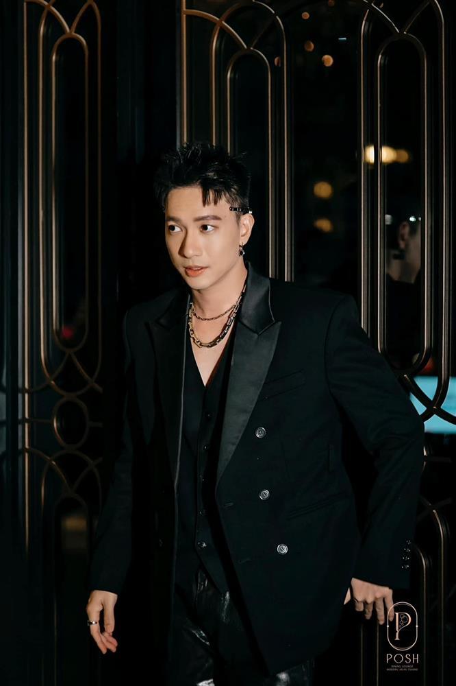 Những màn dậy thì ấn tượng của dàn nam thần V-biz-8