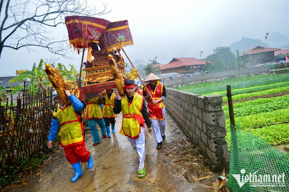 Nhiều cô gái đỏ mặt khi xem màn rước sinh thực khí ở Lạng Sơn-3
