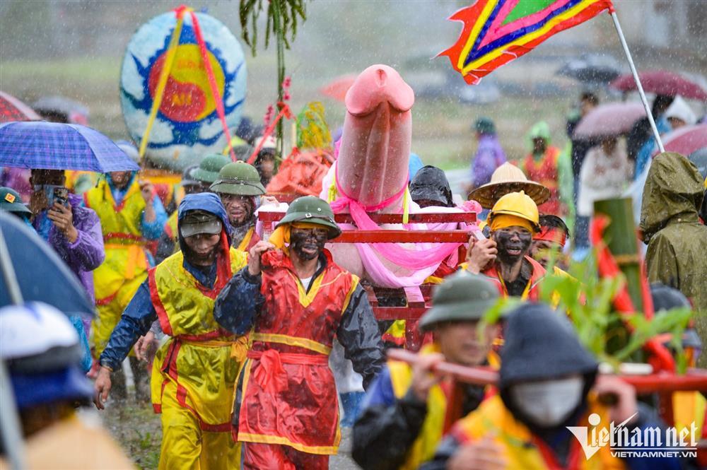 Nhiều cô gái đỏ mặt khi xem màn rước sinh thực khí ở Lạng Sơn-4