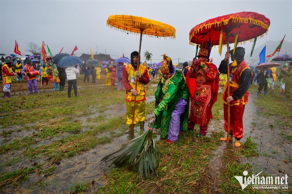 Nhiều cô gái đỏ mặt khi xem màn rước sinh thực khí ở Lạng Sơn-7