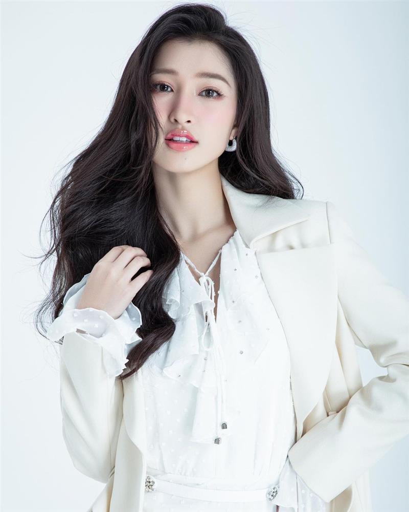 Phương Nhi qua CAM thường sáng hơn cả Mai Phương, Bảo Ngọc-16