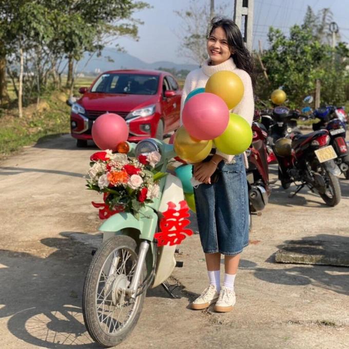 Cộng đồng mạng thích thú với màn rước dâu bằng dàn xe Cub-3