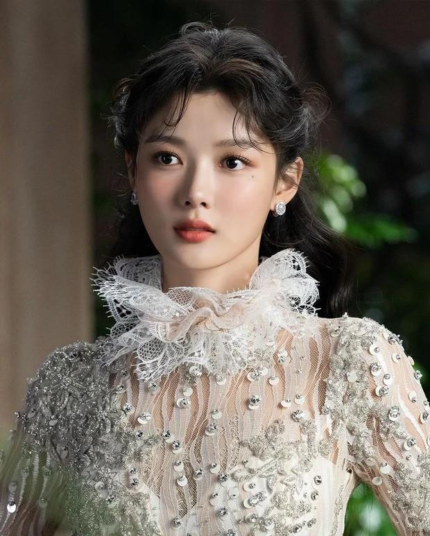 Vóc dáng em gái quốc dân Kim Yoo Jung-1