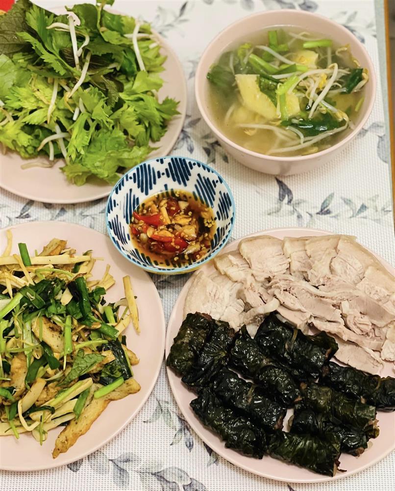 Giữ gìn tâm hồn quê hương bằng cơm Việt của 8x ở Canada-5