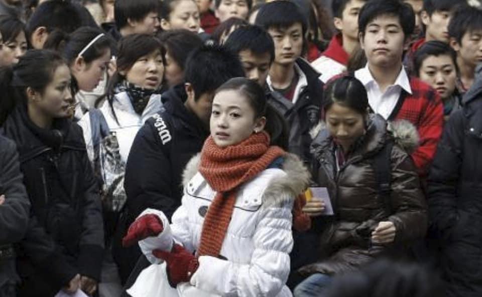 Nhan sắc Trương Tịnh Nghi, Tống Tổ Nhi khi thi đại học-1