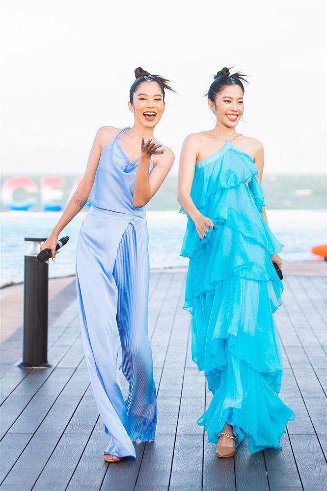 Nam Em - Nam Anh gây tranh cãi vì catwalk sai, cười cợt trên sân khấu-9