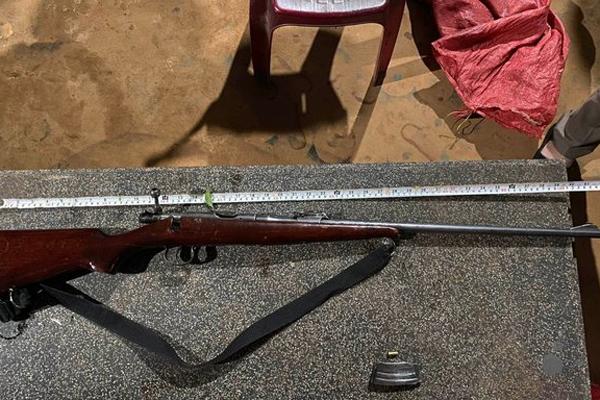 Một cán bộ công an huyện bị cha dượng bắn tử vong-1