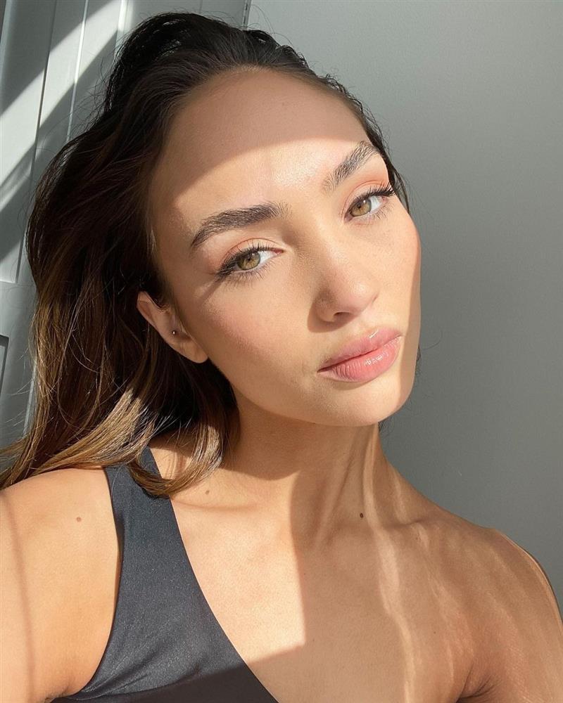 Miss Universe 2022 đẹp cỡ nào khi không make-up?-4