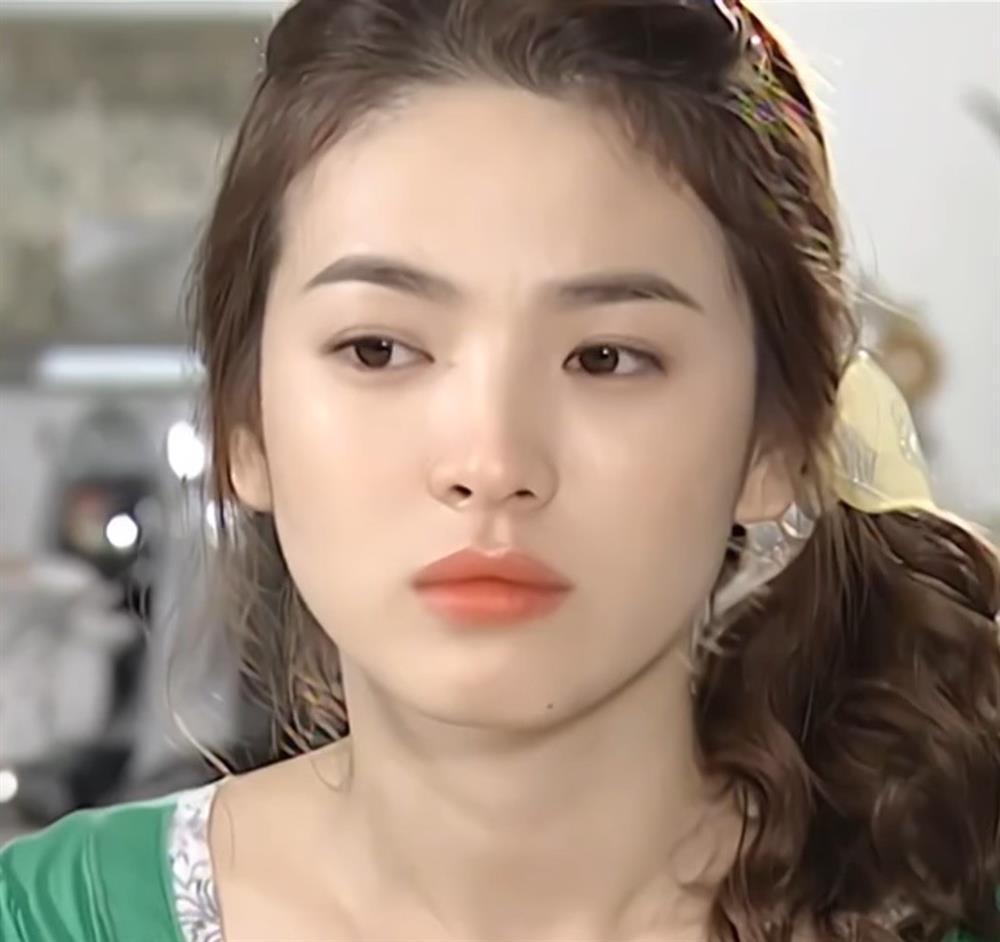 Nhan sắc Song Hye Kyo 20 năm trước gây sốt-8