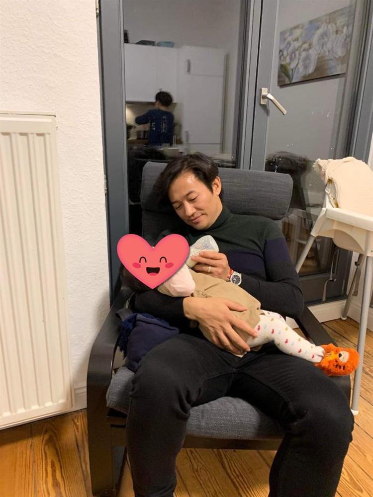 CAM thường vợ đại gia của Quý Bình sau sinh-10