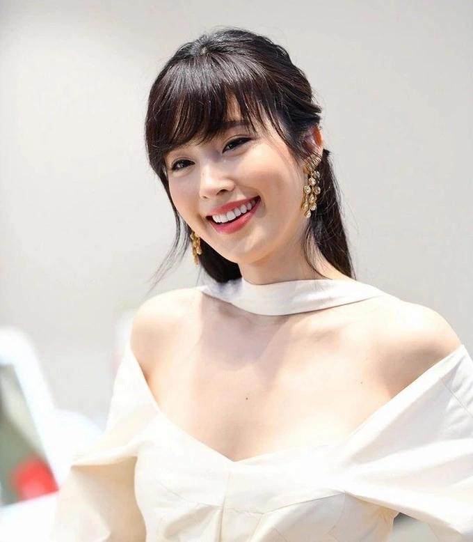 Mỹ nhân chuyển giới đẹp nhất Thái Lan treo người để giữ dáng-9