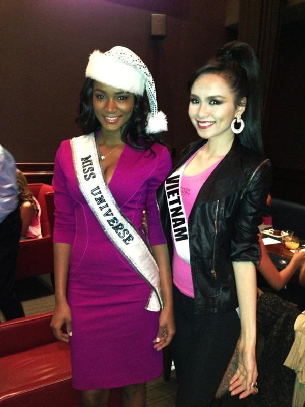 Mỹ nhân Việt ra sao khi đọ sắc đương kim Miss Universe?-9