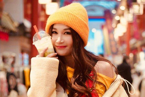 Vợ chồng Đát Kỷ Ôn Bích Hà vẫn mặn nồng sau 24 năm cưới, tiết lộ lý do tặng đồng hồ xa xỉ cho vợ-6