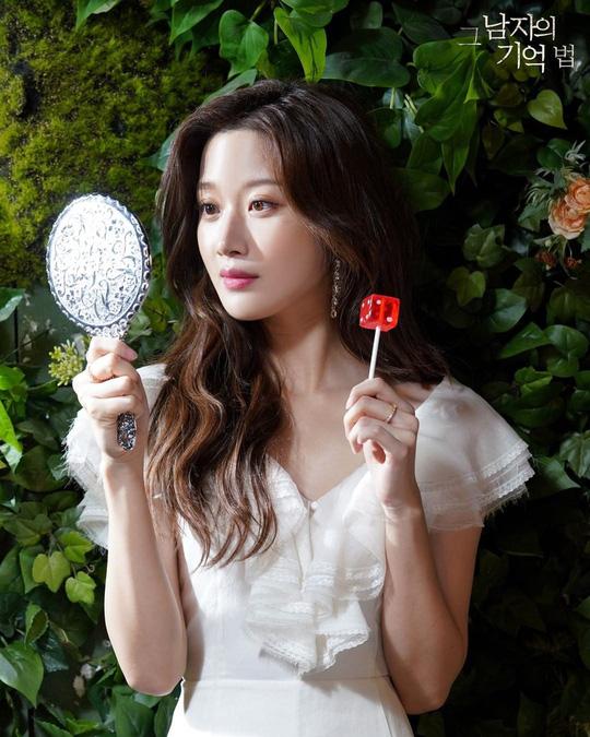 Nữ thần thế hệ mới Moon Ga Young: chưa phất lên vì chọn kịch bản kém-3
