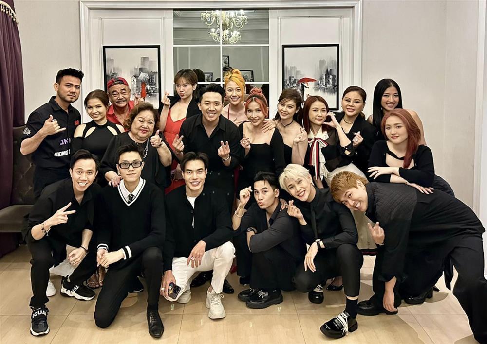 Hari Won bị trang phục phản chủ: 7749 lần bị đồn có bầu vẫn không tránh-1