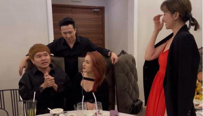 Hari Won bị trang phục phản chủ: 7749 lần bị đồn có bầu vẫn không tránh-3