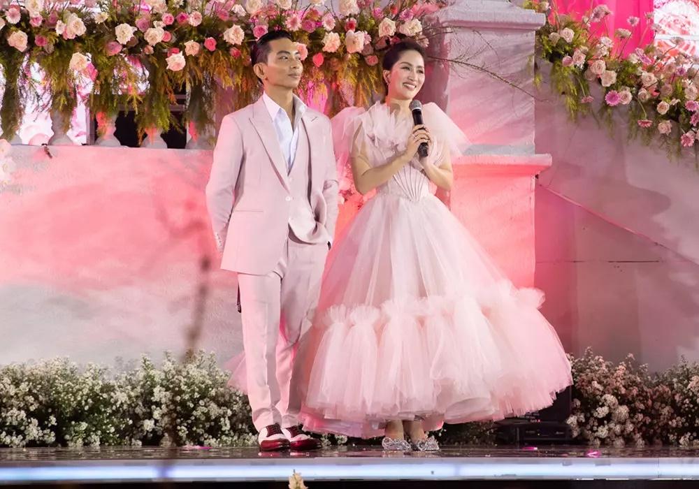 Phan Hiển hiếm hoi khoe cận nhẫn cưới khủng-8