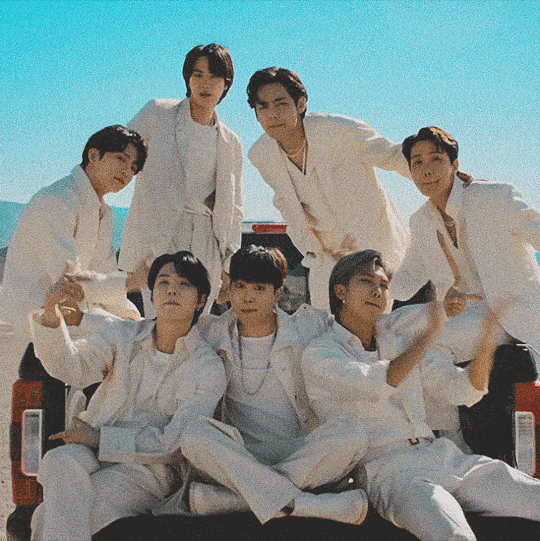 Fan tố Grammys 2023 đối xử bất công với BTS-1