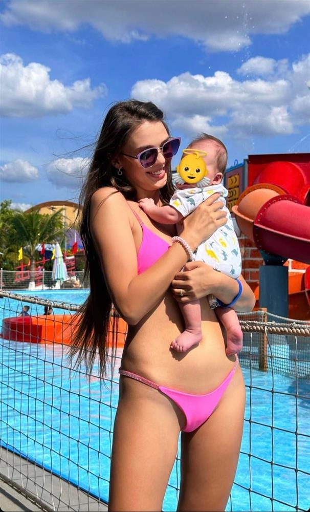 Vợ chồng Bùi Tiến Dũng khoe dáng cực phẩm không hot bằng mẹ và em vợ-6