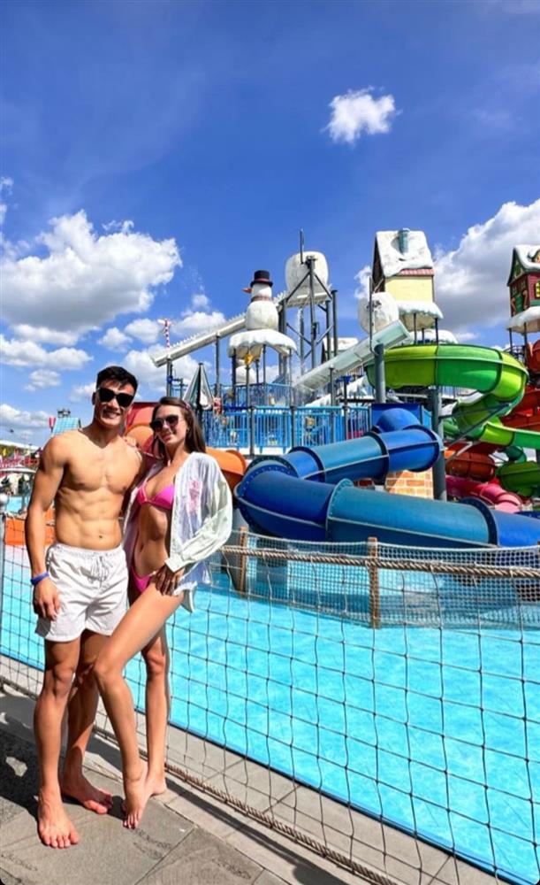 Vợ chồng Bùi Tiến Dũng khoe dáng cực phẩm không hot bằng mẹ và em vợ-5