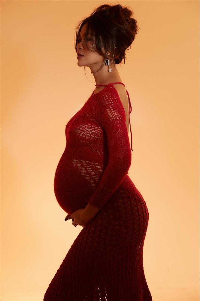 Showbiz Việt ngày 7/2: Cựu mẫu Bằng Lăng khoe ảnh gợi cảm-5