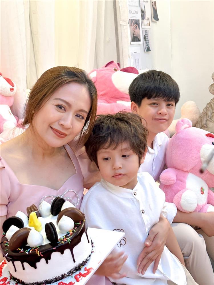 Showbiz Việt ngày 7/2: Cựu mẫu Bằng Lăng khoe ảnh gợi cảm-8