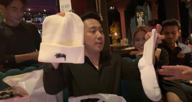 Trấn Thành đập hộp quà sinh nhật, sốc nhất Lê Dương Bảo Lâm-2