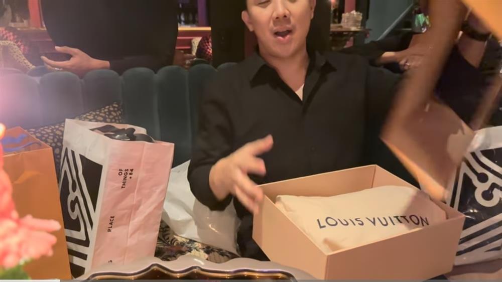 Trấn Thành đập hộp quà sinh nhật, sốc nhất Lê Dương Bảo Lâm-3