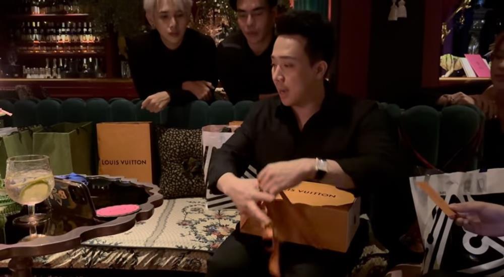 Trấn Thành đập hộp quà sinh nhật, sốc nhất Lê Dương Bảo Lâm-6