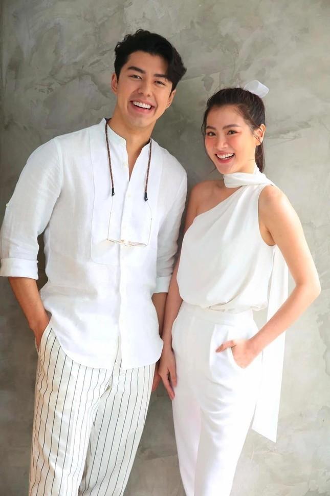 Khoảnh khắc đời thường của cặp sao hạng A showbiz Thái Lan-3