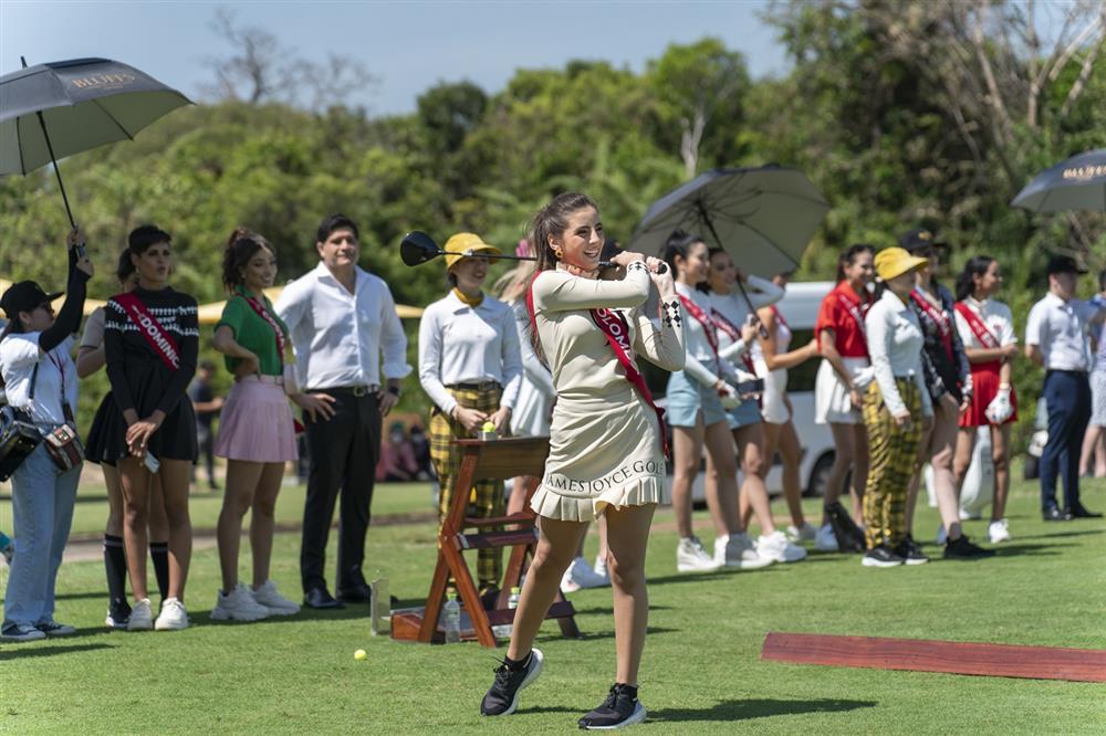 Thanh Thanh Huyền và dàn thí sinh Miss Charm đọ dáng trên sân golf-5