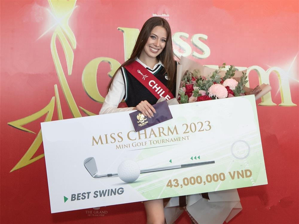 Thanh Thanh Huyền và dàn thí sinh Miss Charm đọ dáng trên sân golf-9