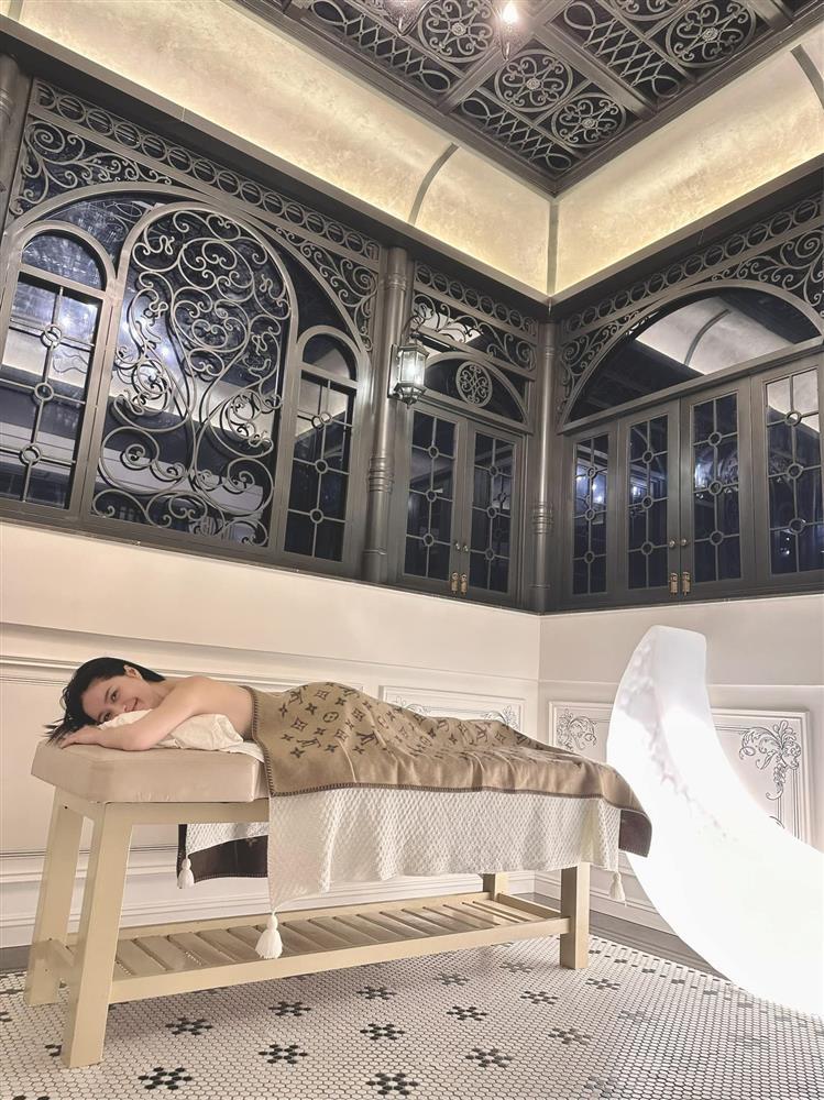 Chồng giàu tung ảnh bỏng mắt chưa từng có của Đoàn Di Băng-1