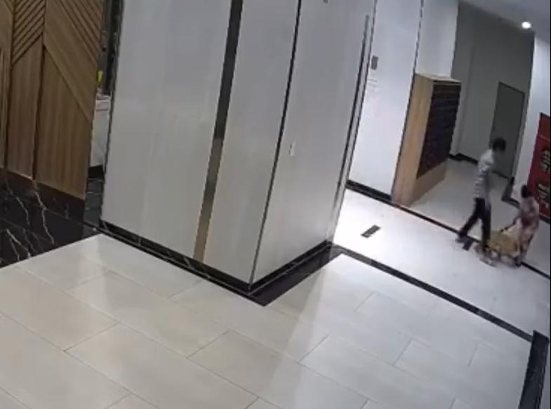 Chỉ đạo nóng vụ chủ chó đấm nát mặt người bố bảo vệ con-1