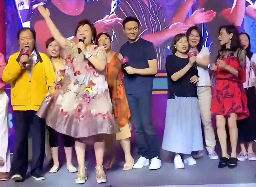 Trương Trí Lâm vướng tin đồn vì tiền phải dự tiệc cùng phú bà-1