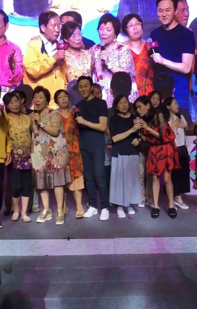 Trương Trí Lâm vướng tin đồn vì tiền phải dự tiệc cùng phú bà-4