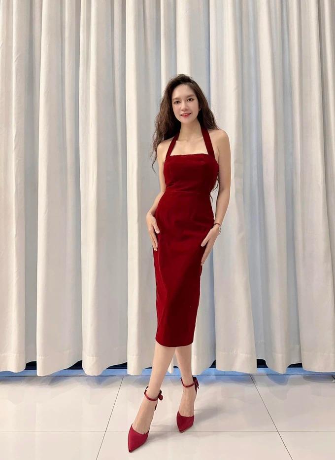 Vóc dáng gợi cảm của bà xã Lý Hải dù trải qua 4 lần sinh nở-2