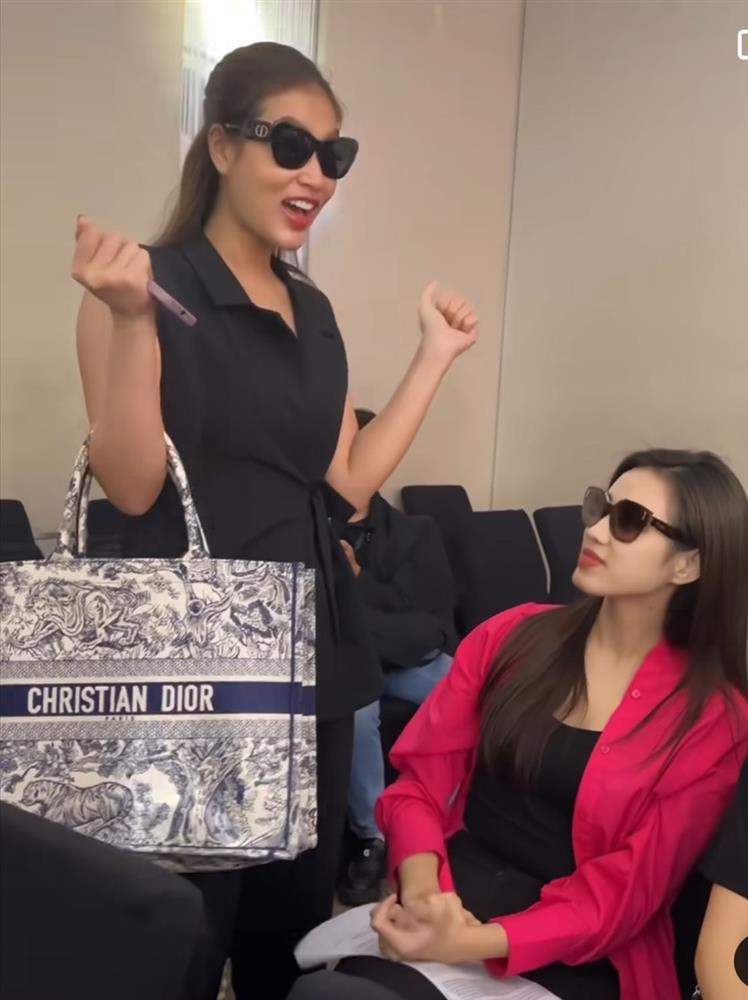 Thiên Ân từ Hoa hậu nghèo nhất nay đụng chan chát Hà Hồ, Ngọc Trinh-1