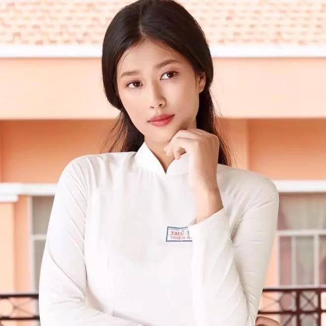 Thiên Ân từ Hoa hậu nghèo nhất nay đụng chan chát Hà Hồ, Ngọc Trinh-13