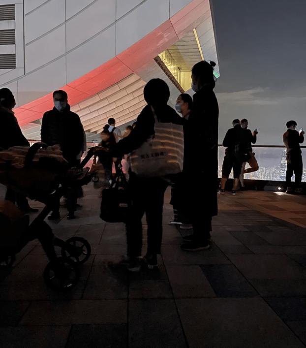 Con dâu ông trùm showbiz Hong Kong xuất hiện xuề xòa-6