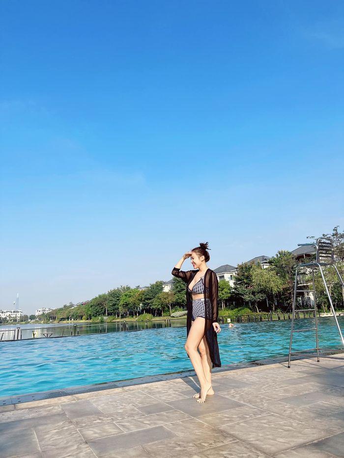 Vợ Mạc Văn Khoa, Jennifer Phạm diện nội y gần trăm triệu làm bikini-3