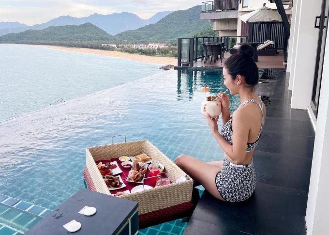 Vợ Mạc Văn Khoa, Jennifer Phạm diện nội y gần trăm triệu làm bikini-6